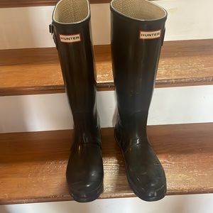 My feet have grown a half size up so these well-loved boots need a new home.